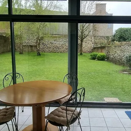 Bel Et Jardin Hyper Centre De Dol Apartment *